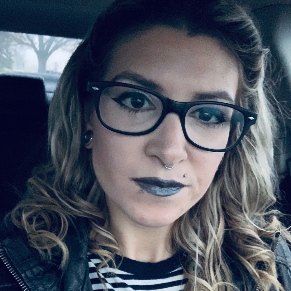 Meet your Posher, Whitney